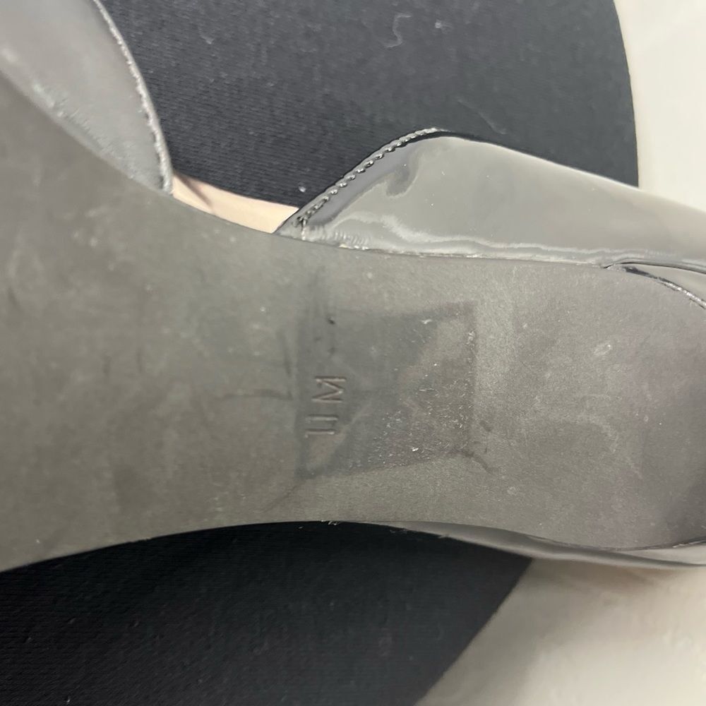 Keneth Cole Black Heels​​​ - Picture 4 of 10